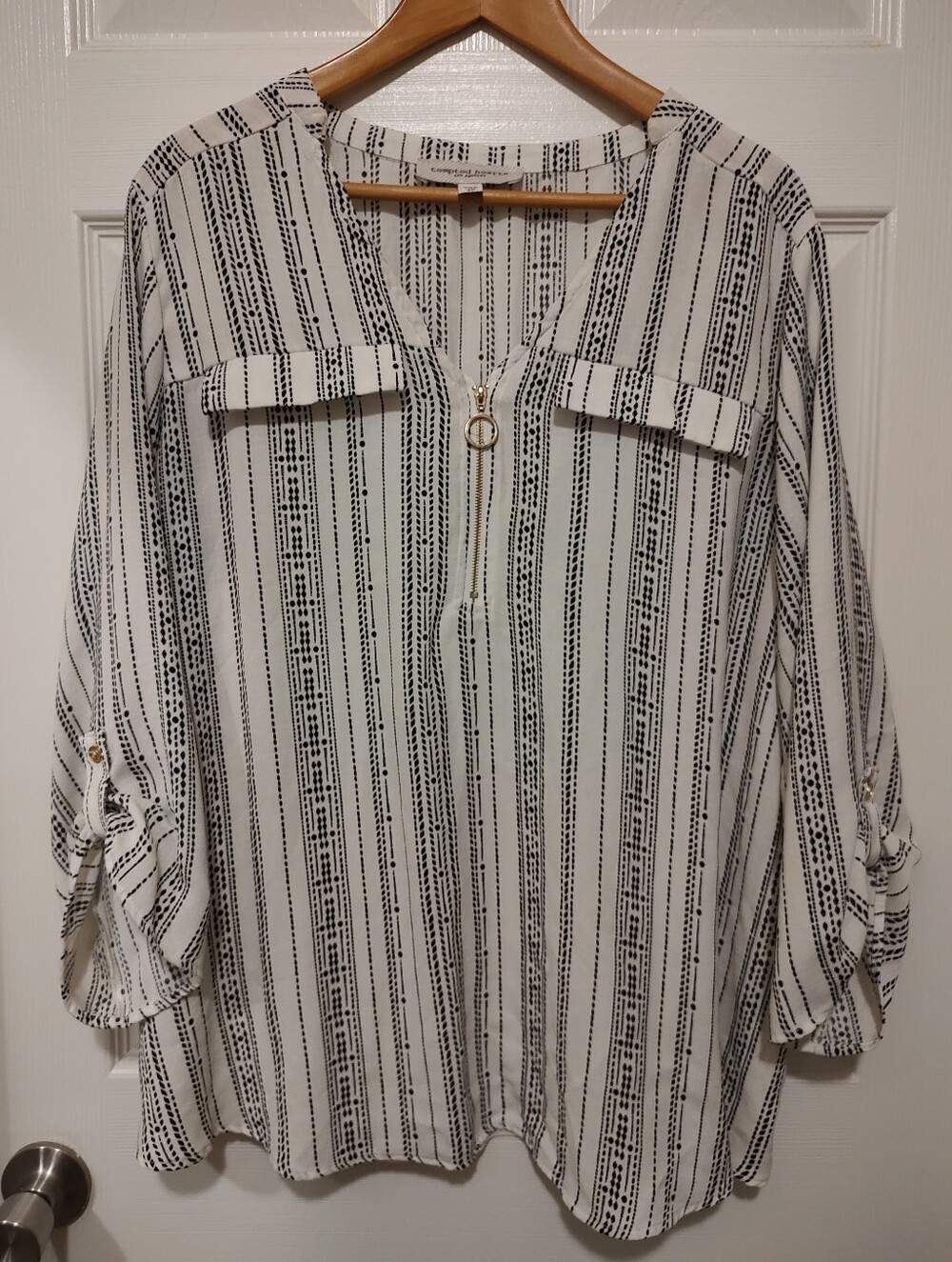 Women’s White and Black Striped Zip-Front Blouse